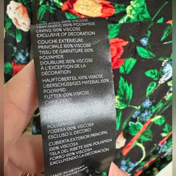 By Anthropologie Lacy V-Neck Mini Dress in Black Floral. Size 4 - Picture 9 of 9